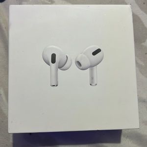 Air pod pro charging case only!!!